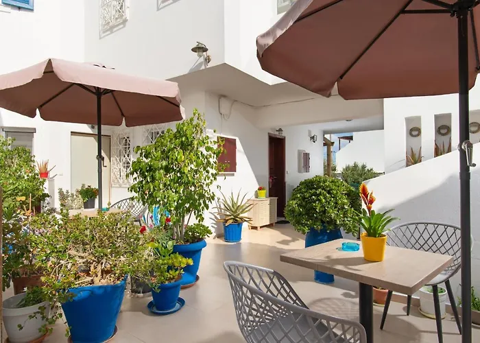 Angelica's Deluxe In Adamantas (Milos)